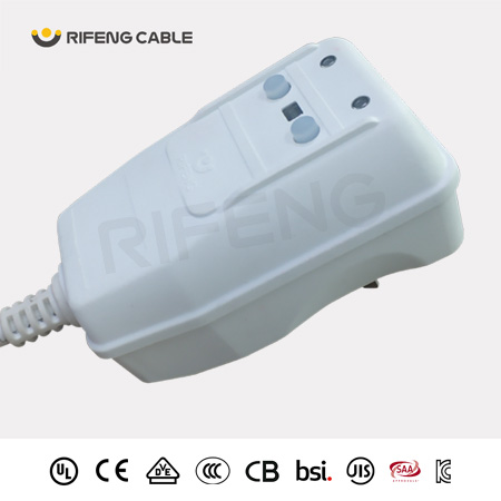 第?代3插(2P+PE)PE線可分斷漏電保護插頭(?動復位型)